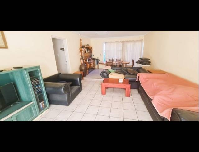 4 BEDROOM FREESTANDING FOR SALE IN WOODGRANGE